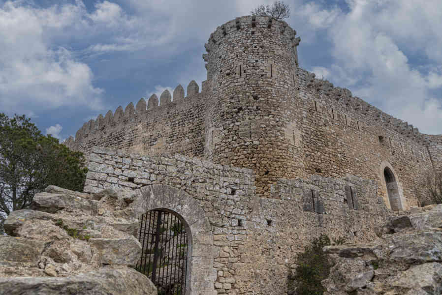 Mallorca - Felanitx 16 - castillo del santuario.jpg